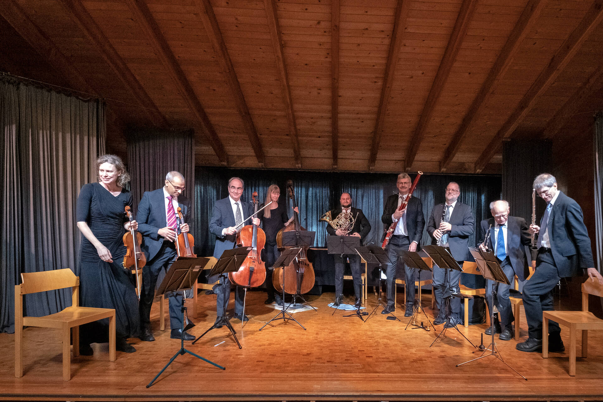 Musizierten für einen guten Zweck: Die Mitglieder des Bayerischen Ärzteorchesters auf der Bühne im Haus am Westbahnhof.
