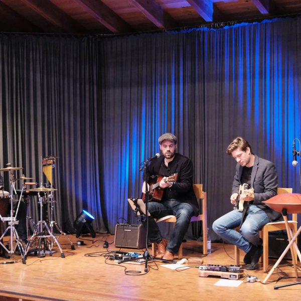 Für musikalische Begleitung der Vernissage sorgten Jeffrey Deubler, David Scherer und Sven Herberger.