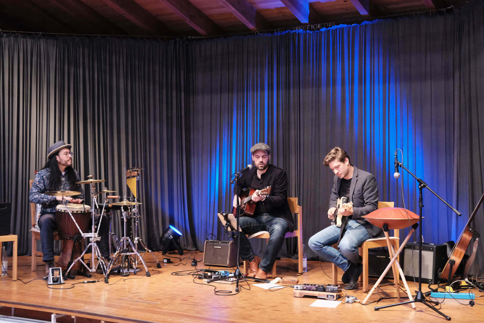 Für musikalische Begleitung der Vernissage sorgten Jeffrey Deubler, David Scherer und Sven Herberger.